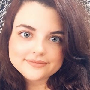 Meet your Posher, Caitlin